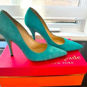 Kate Spade pump.